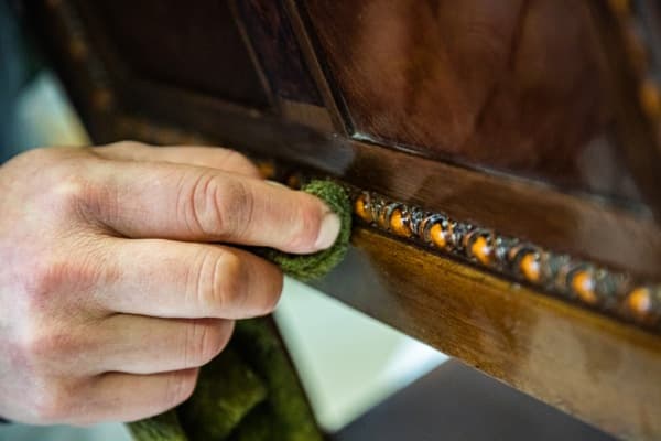 Restoration – Hand Polishing